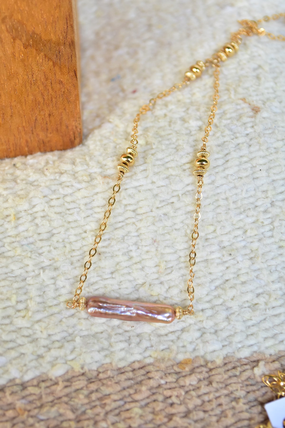 Pink pearl bar beaded necklace