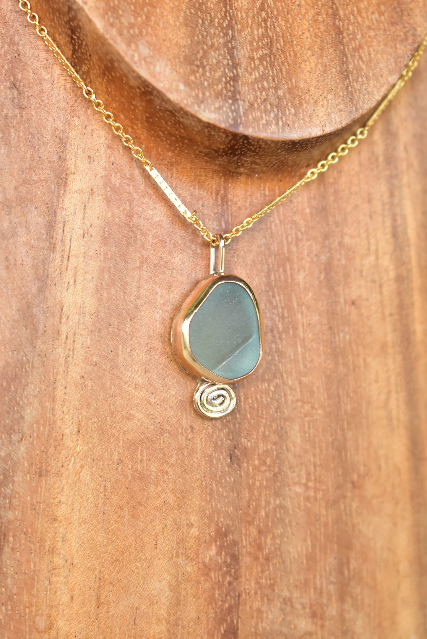 Seaglass swirl necklace