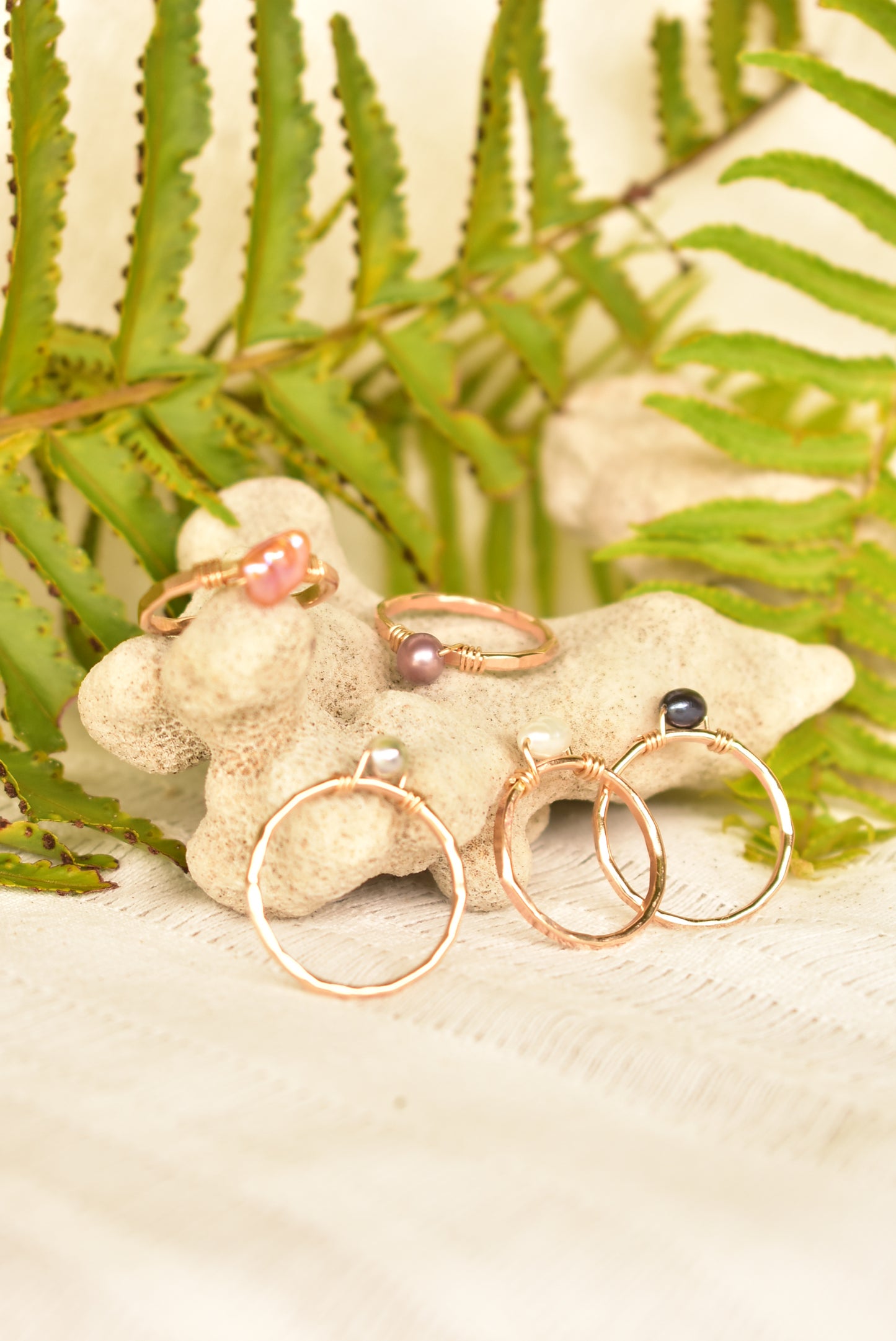 Single banded keshi ring