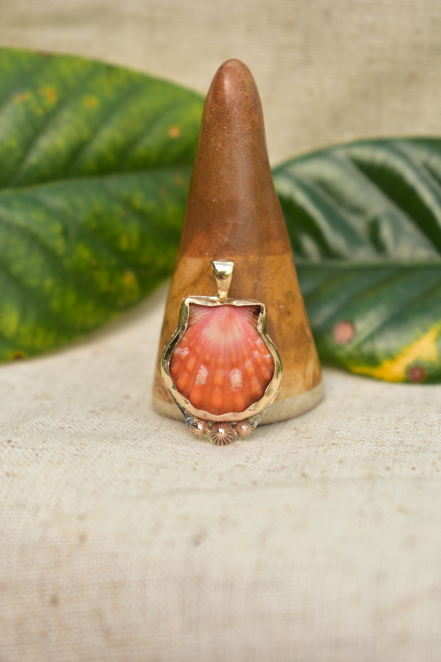 Sunrise shell pendant