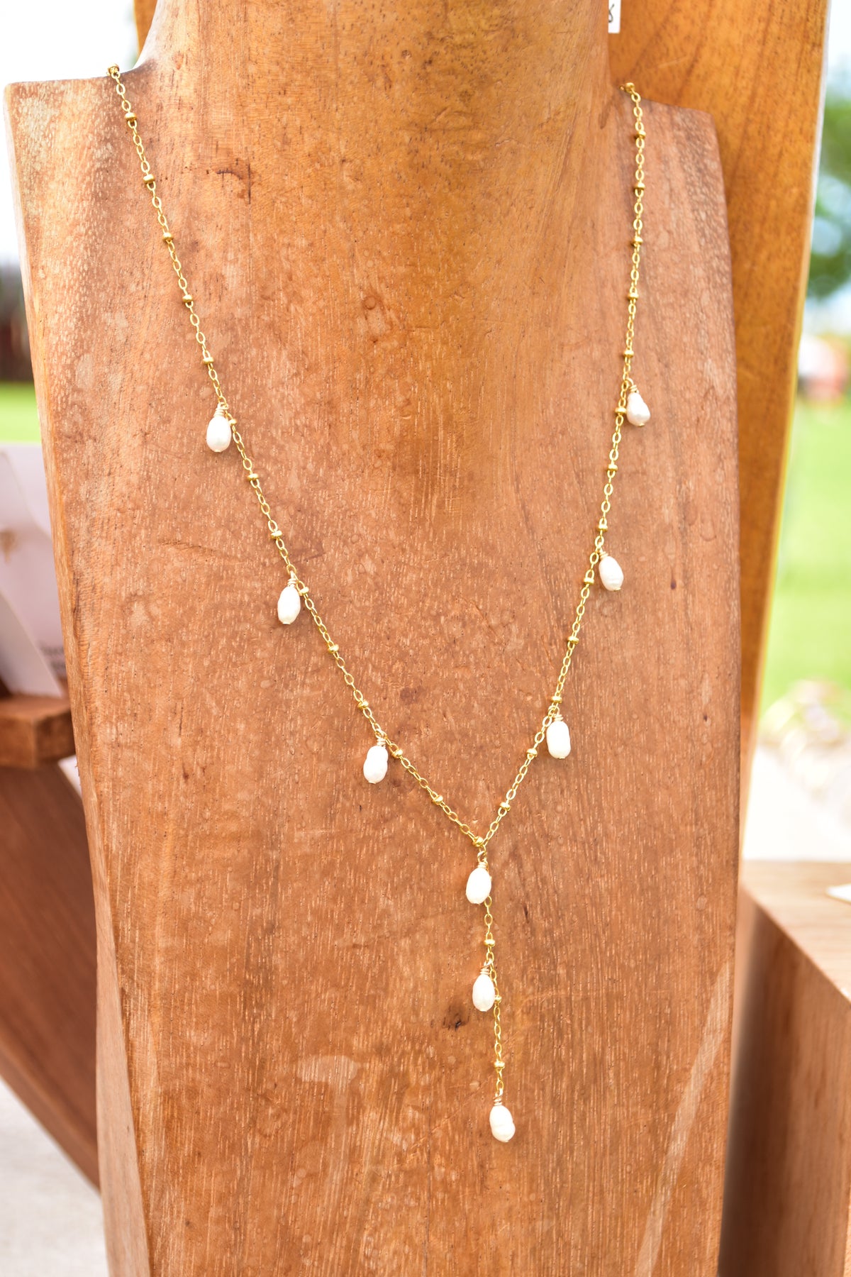 White freshwater pearl lariat