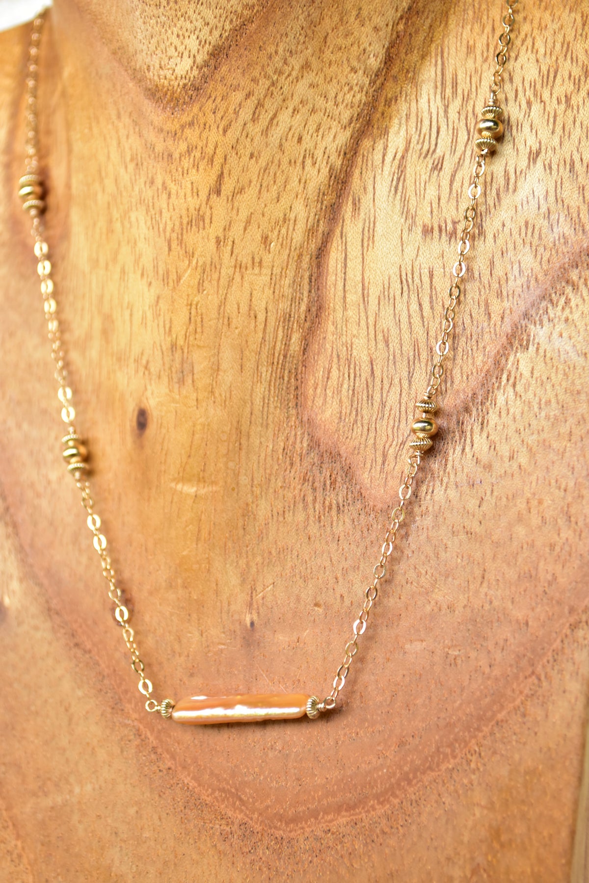 Peach pearl bar beaded necklace