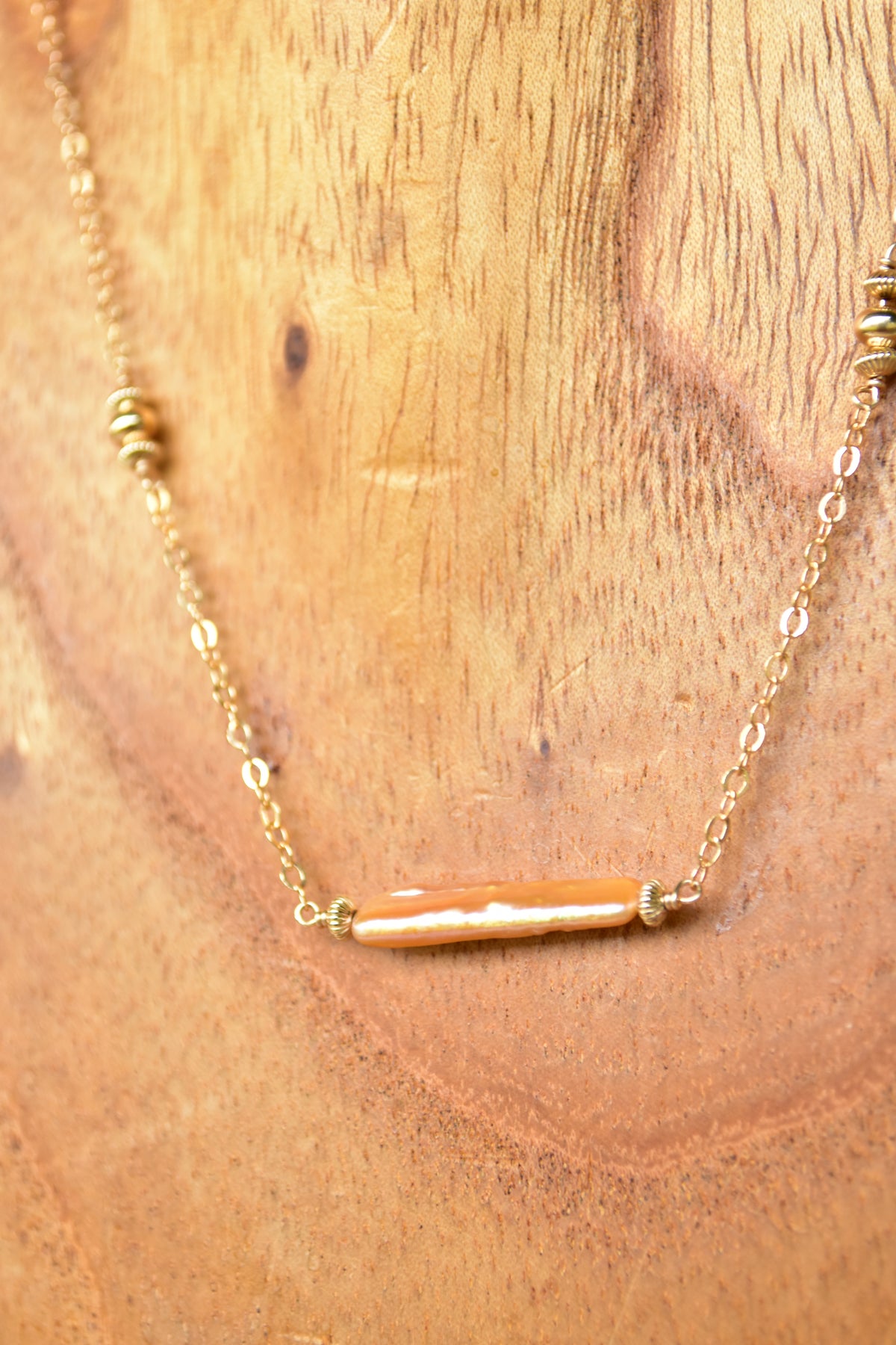Peach pearl bar beaded necklace