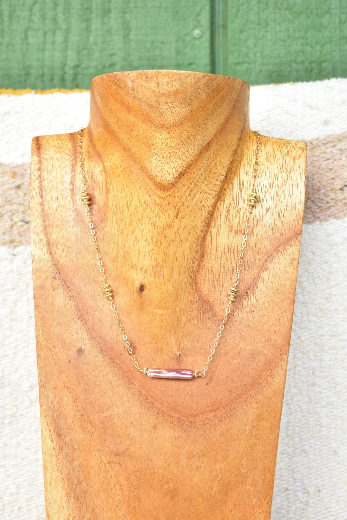 Pink pearl bar beaded necklace