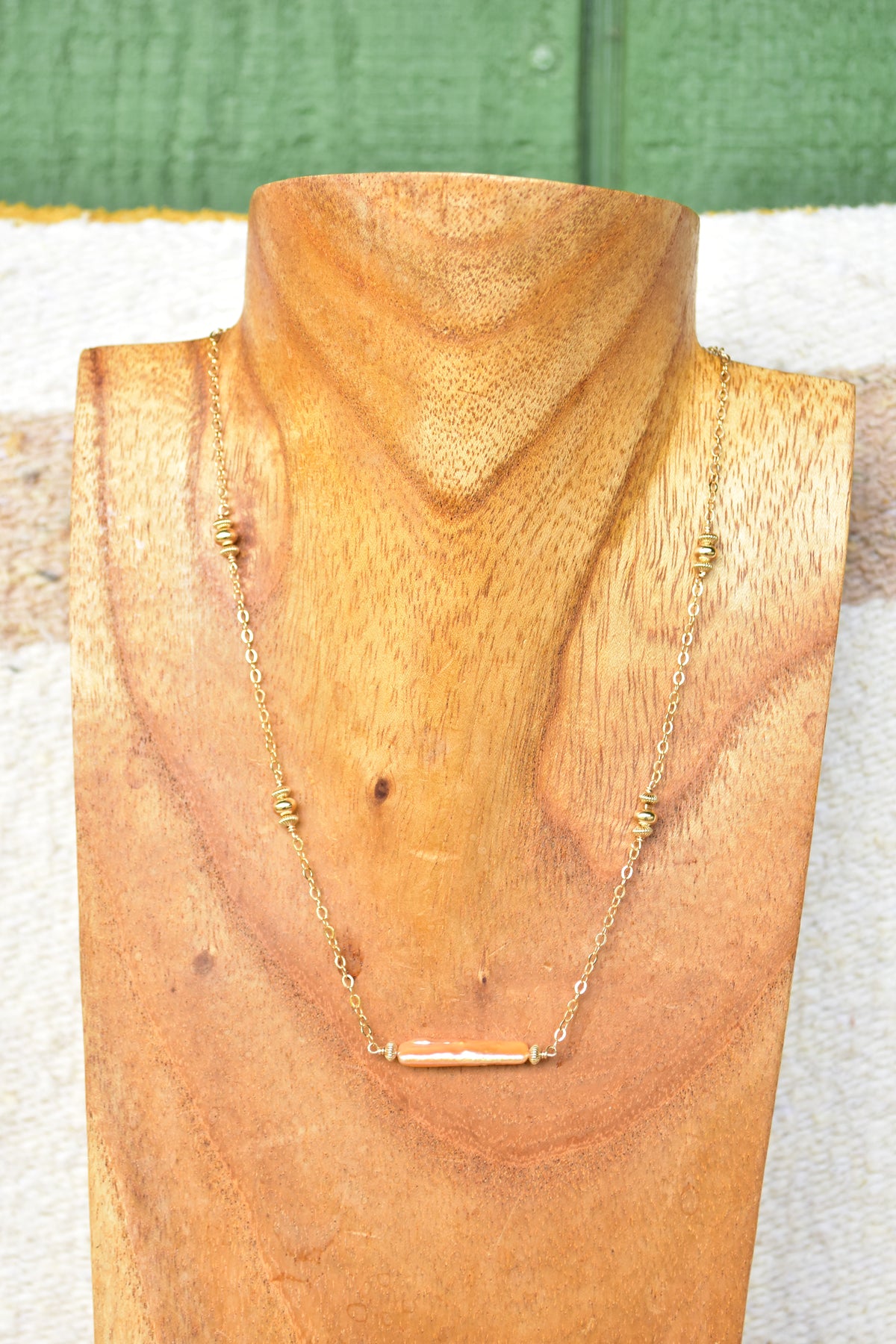Peach pearl bar beaded necklace