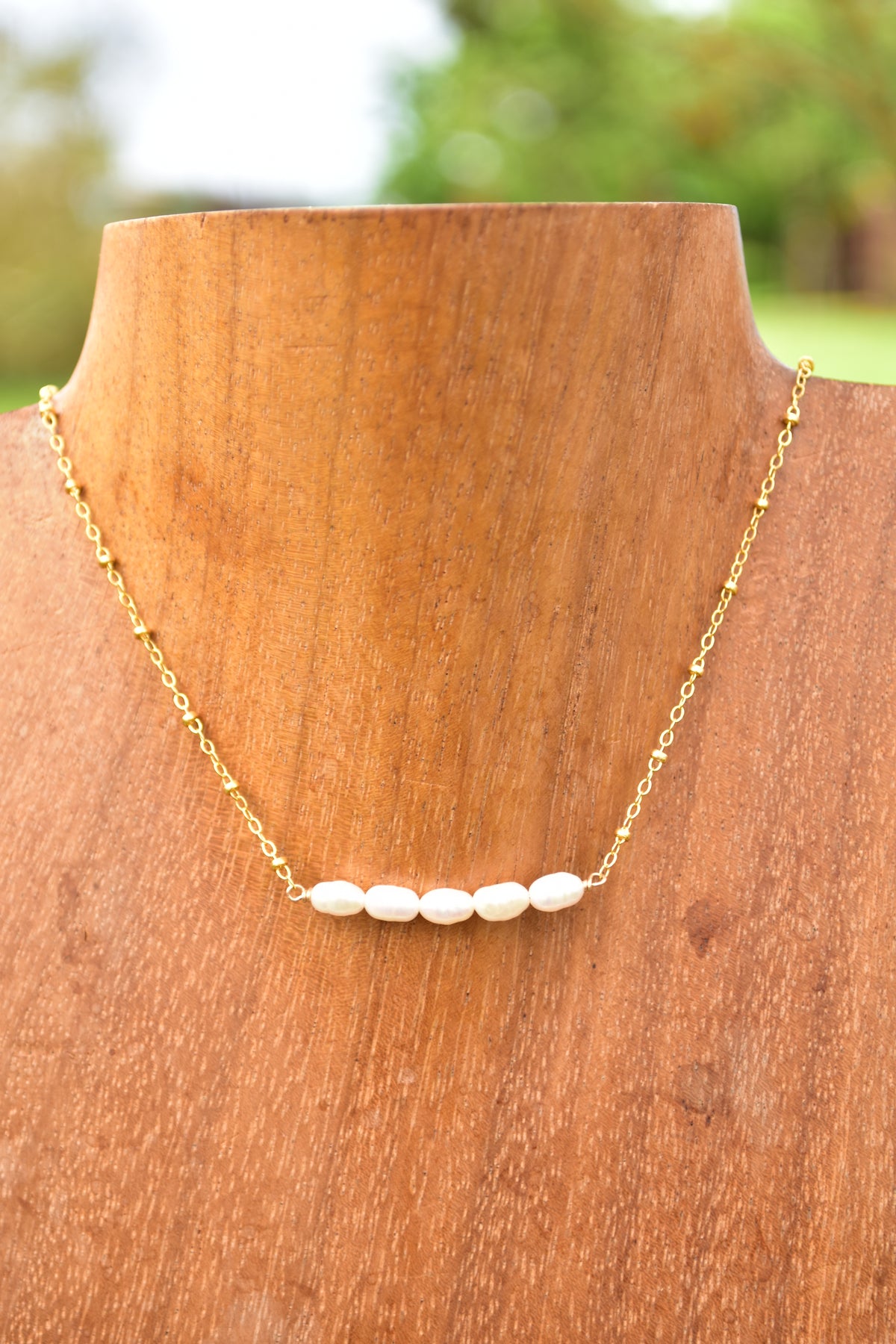 Pearl bar necklace
