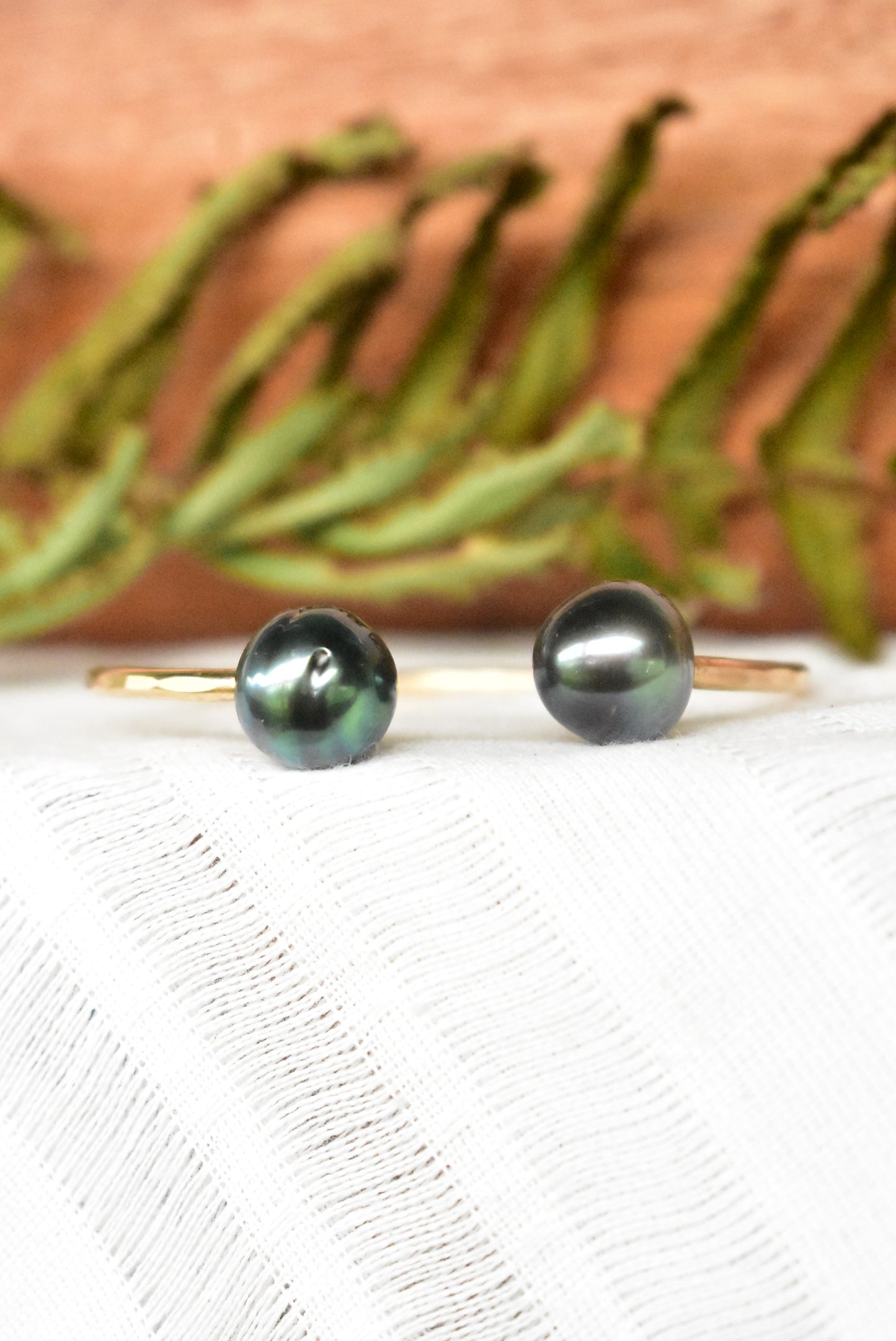 Tahitian pearl cuff