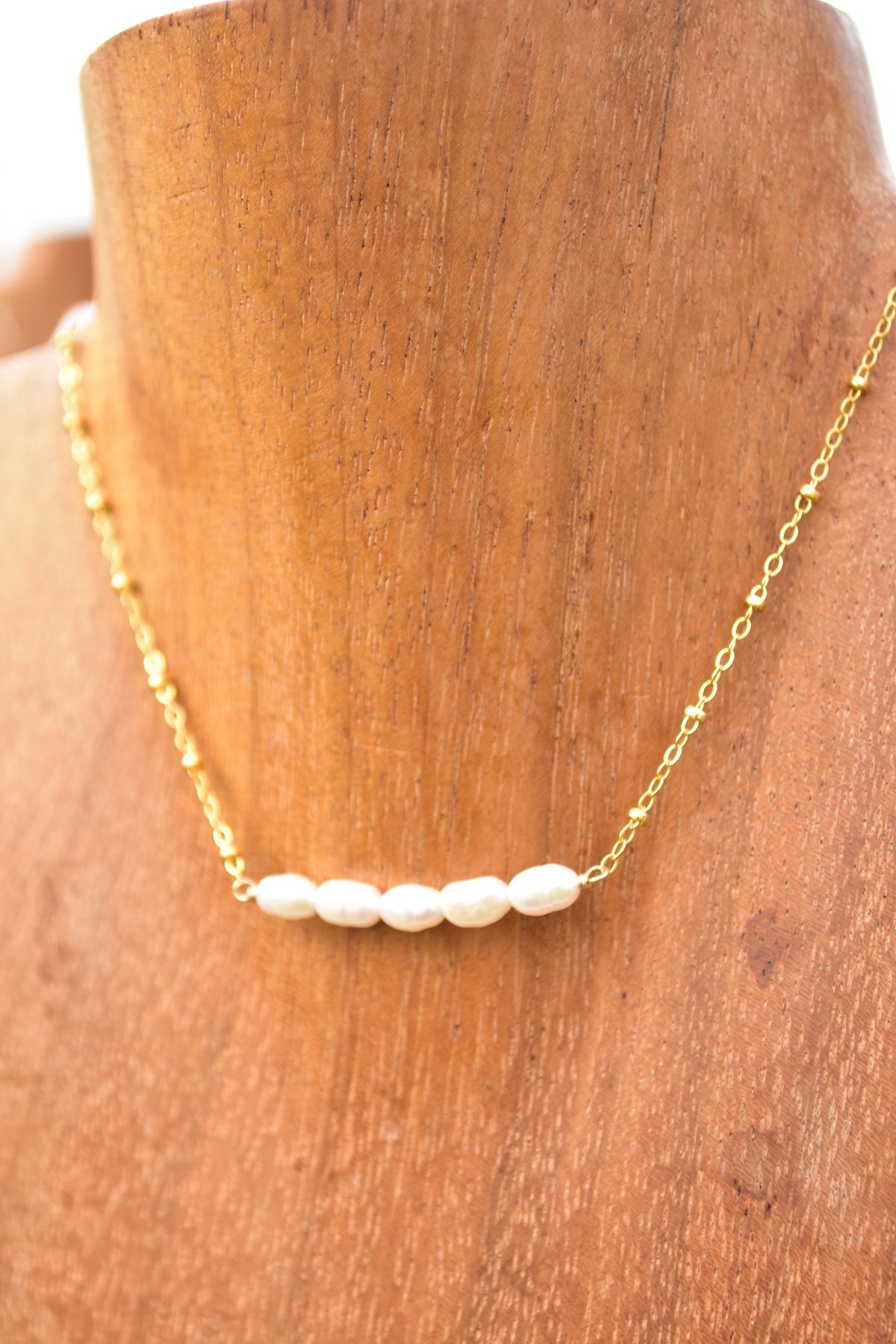 Pearl bar necklace