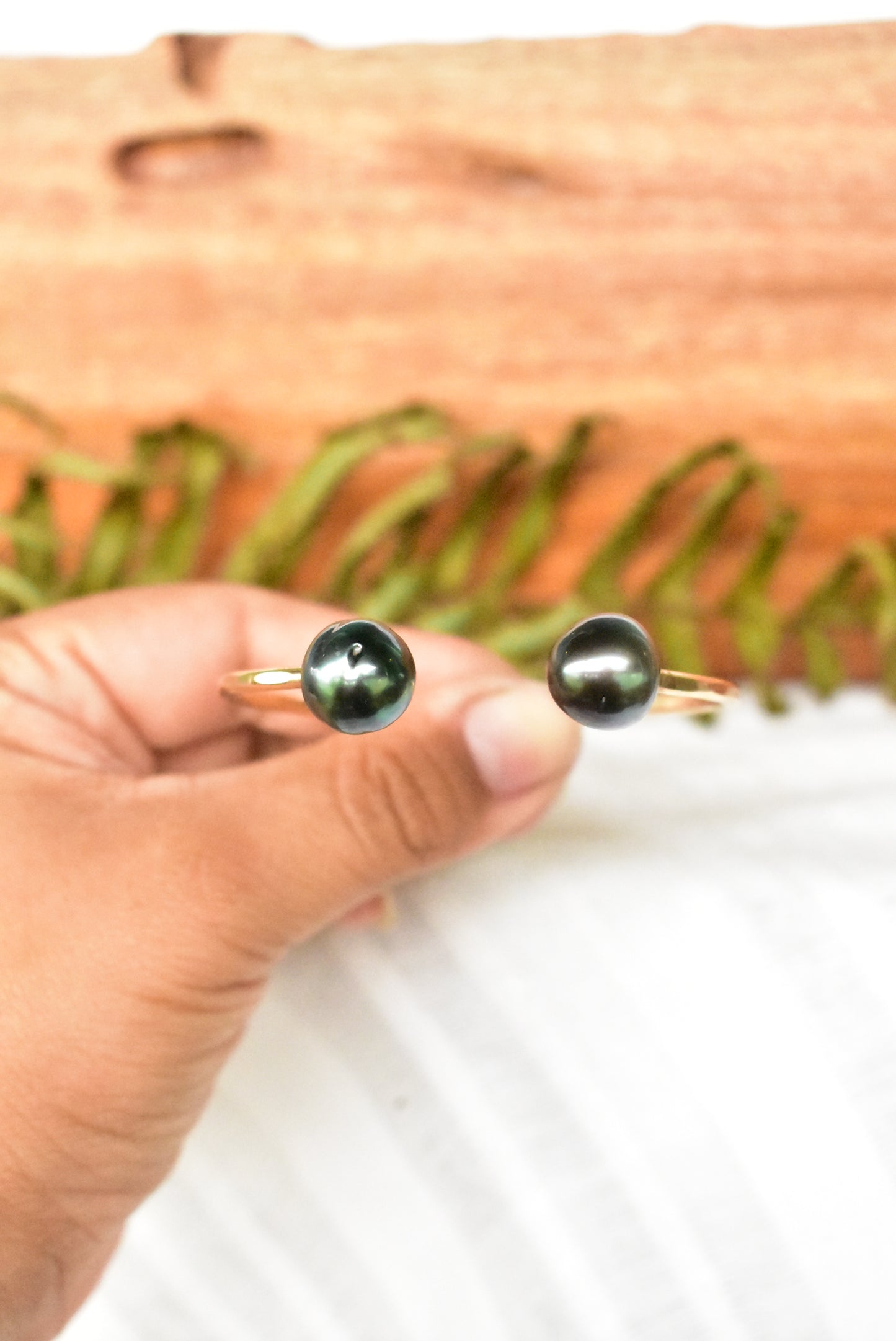 Tahitian pearl cuff