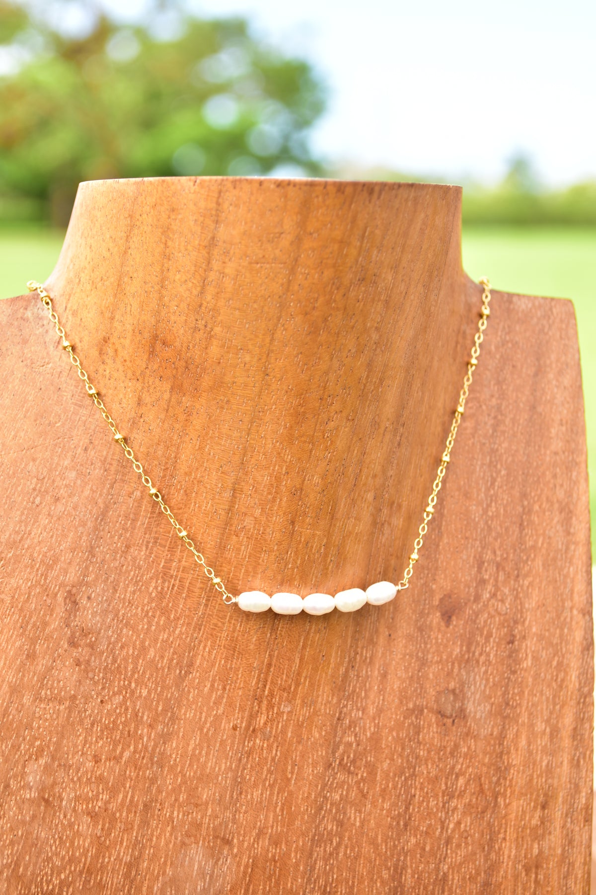 Pearl bar necklace