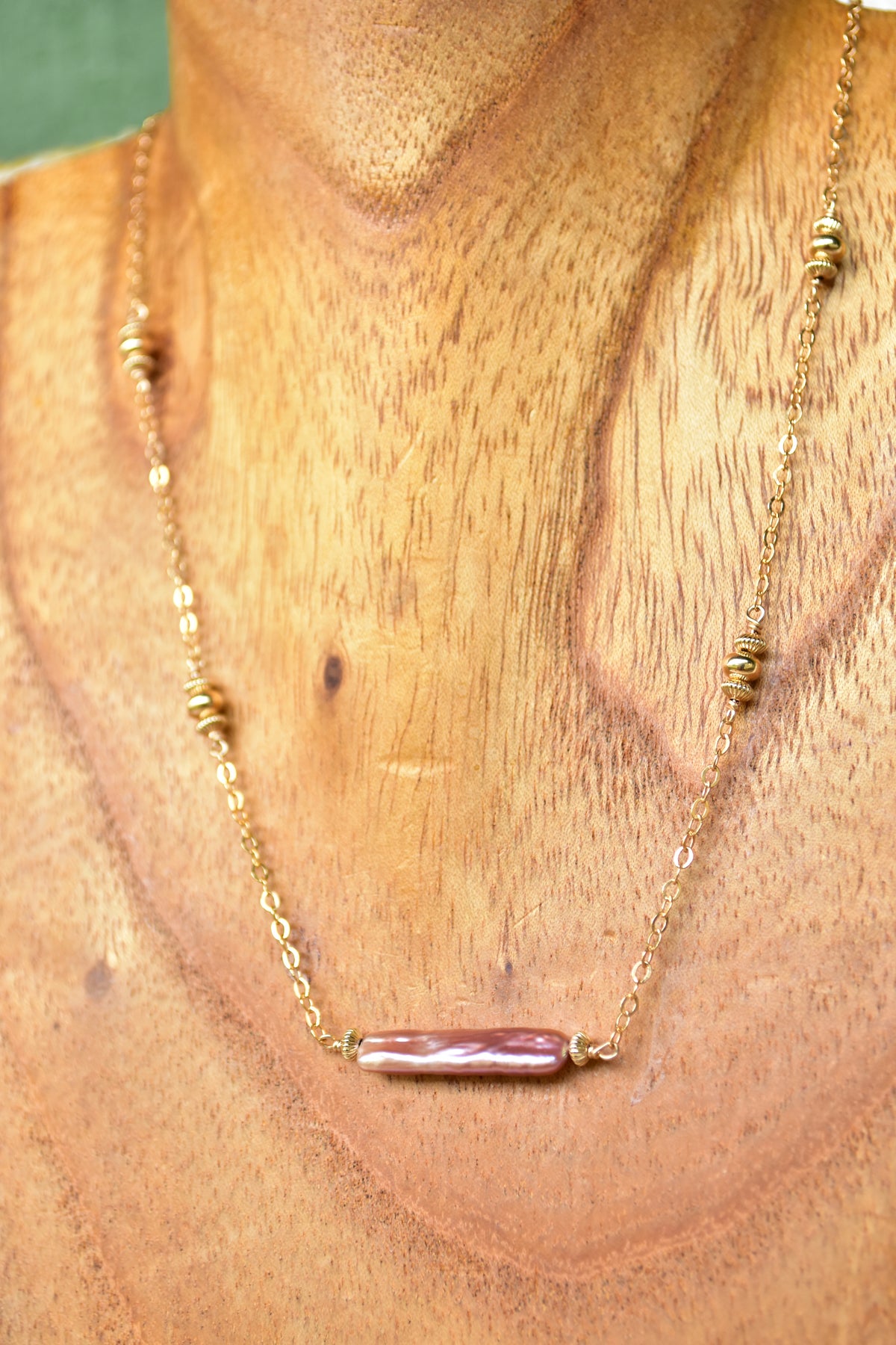 Pink pearl bar beaded necklace