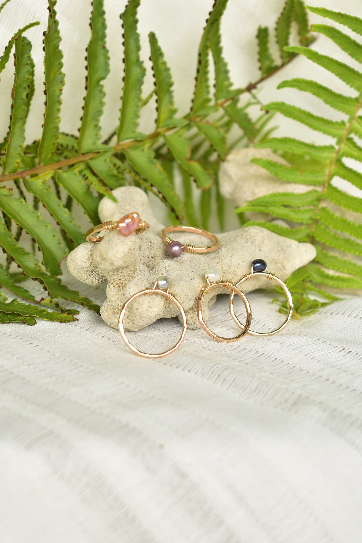 Single banded keshi ring