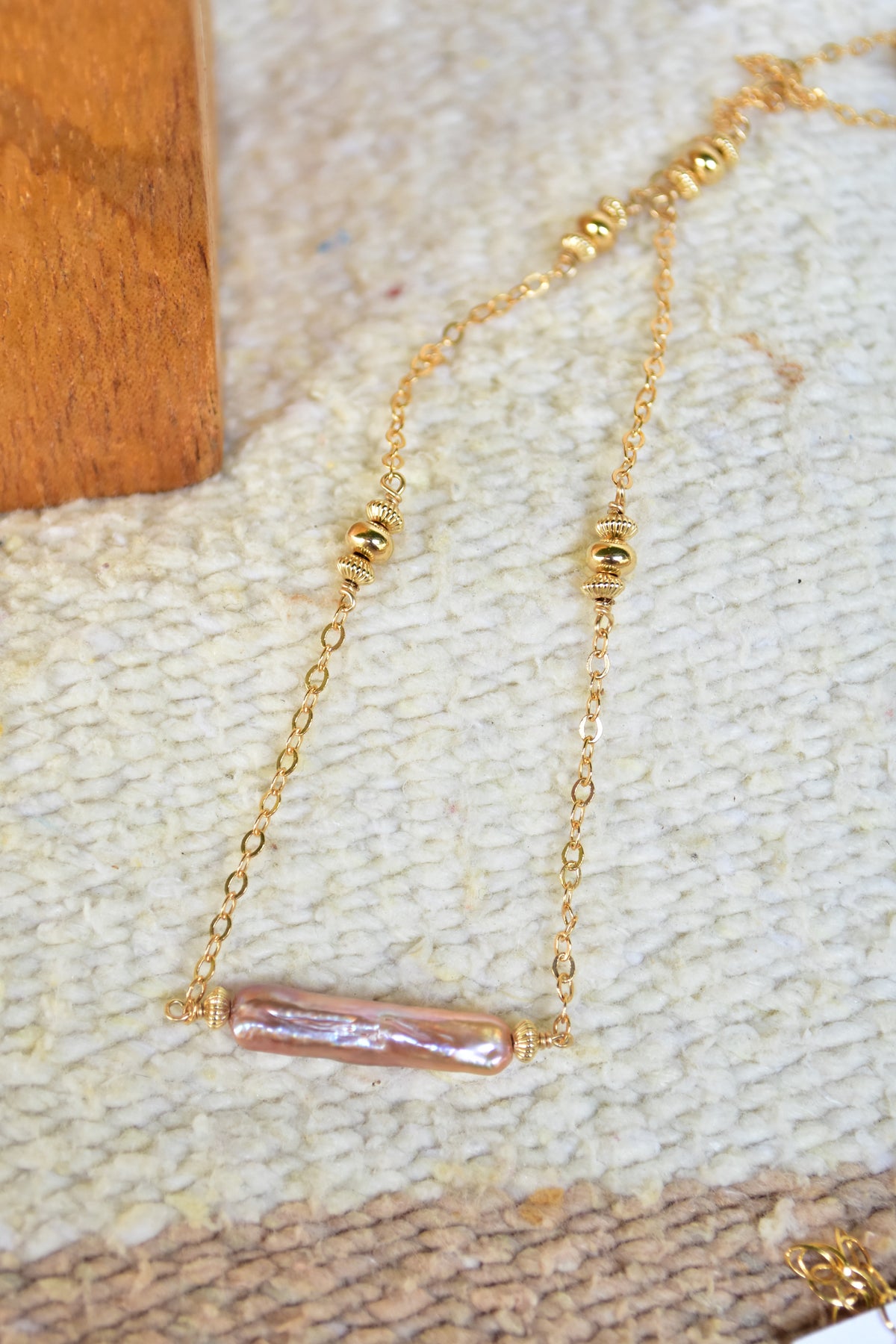 Pink pearl bar beaded necklace